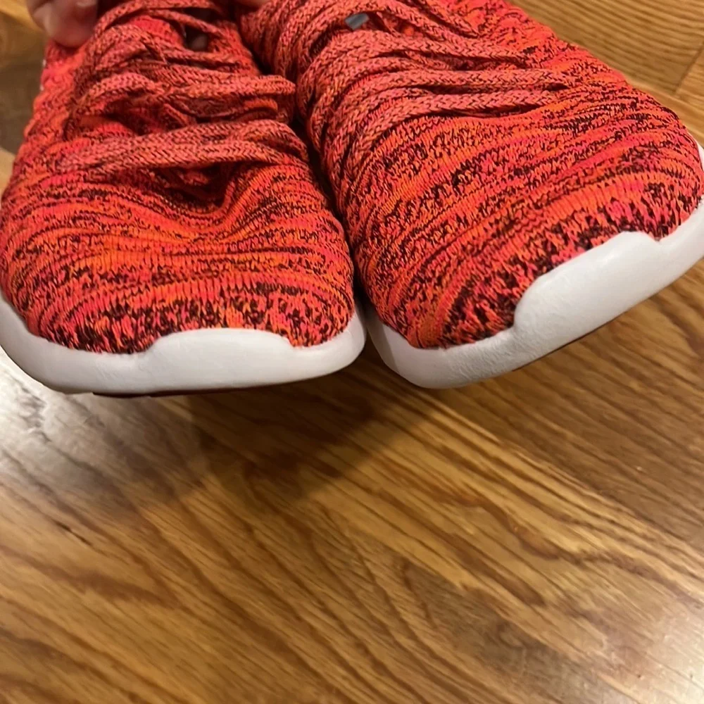 APL TechLoom Wave Sneakers 8 NEW